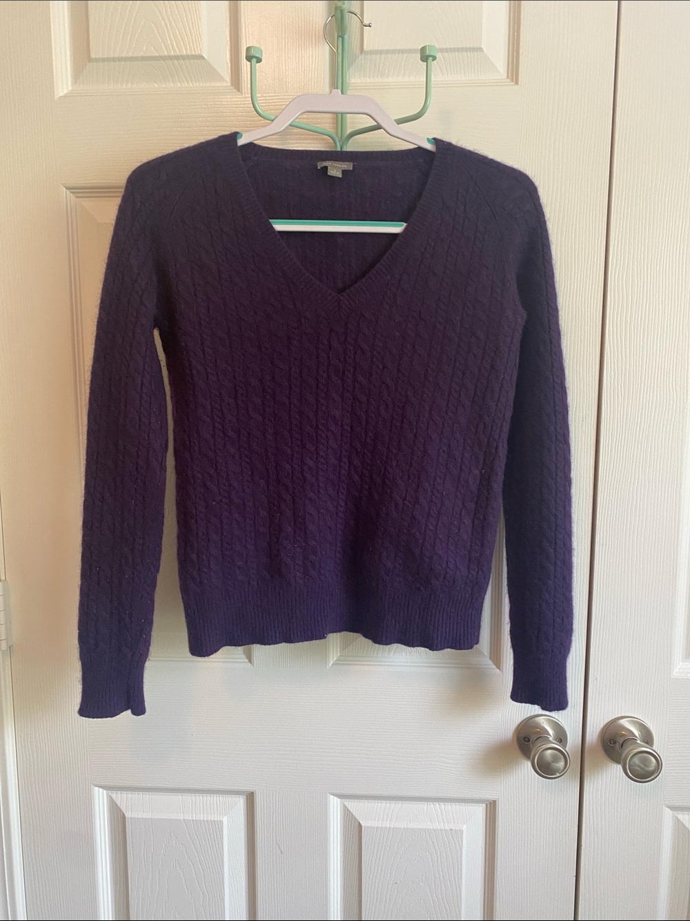 Ann Taylor Purple V-Neck Cable Knit cashmere Sweater
